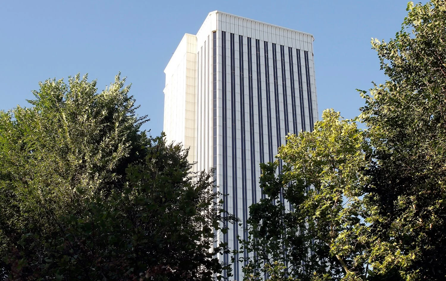 Torre Picasso Baja III